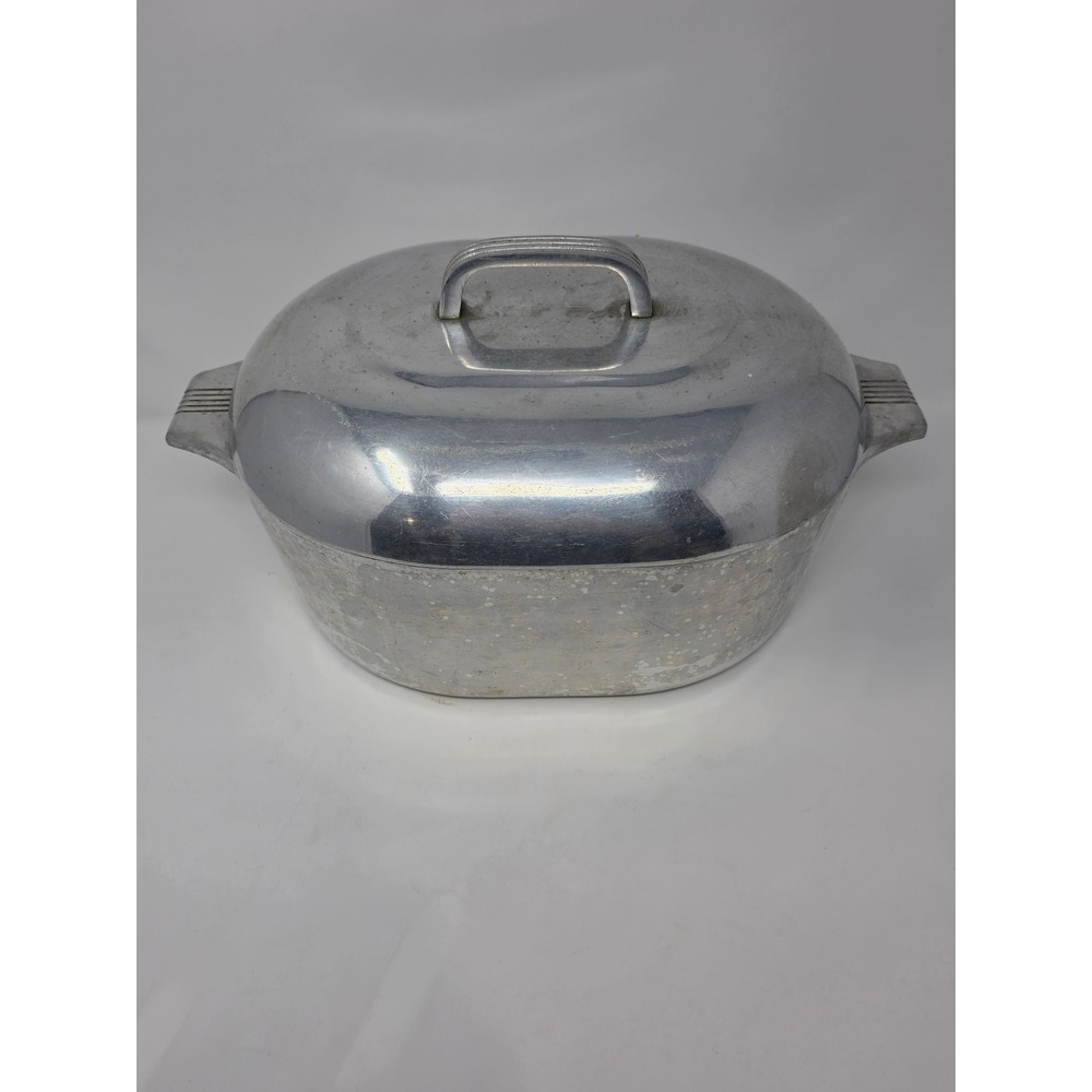 Vintage WagnerWare Magnalite 4265-P cast aluminum oval roaster - Complete